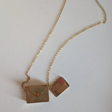 Carregar imagem no visualizador da galeria, Colar Actually Romantic Envelope