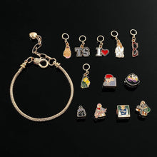 Carregar imagem no visualizador da galeria, Pulseira Berloque Taylor Swift - worldheart