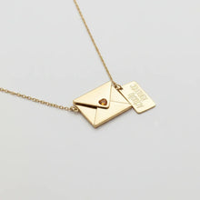 Carregar imagem no visualizador da galeria, Colar Actually Romantic Envelope
