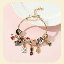 Carregar imagem no visualizador da galeria, Pulseira Berloque Taylor Swift - worldheart
